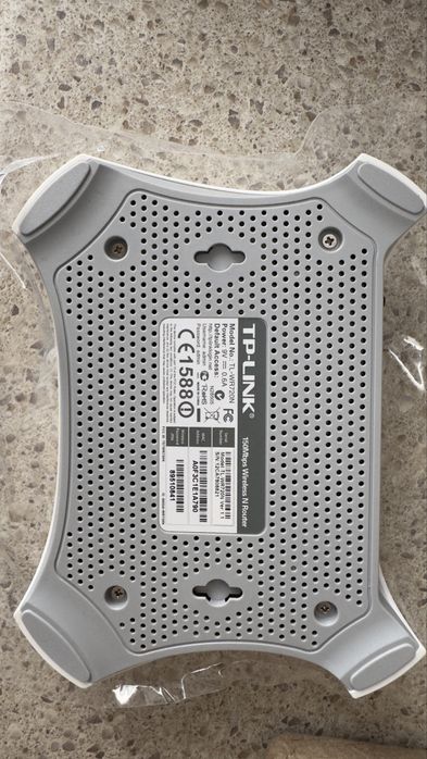 Маршрутизатор TP-Link TL-WR720N (роутер)