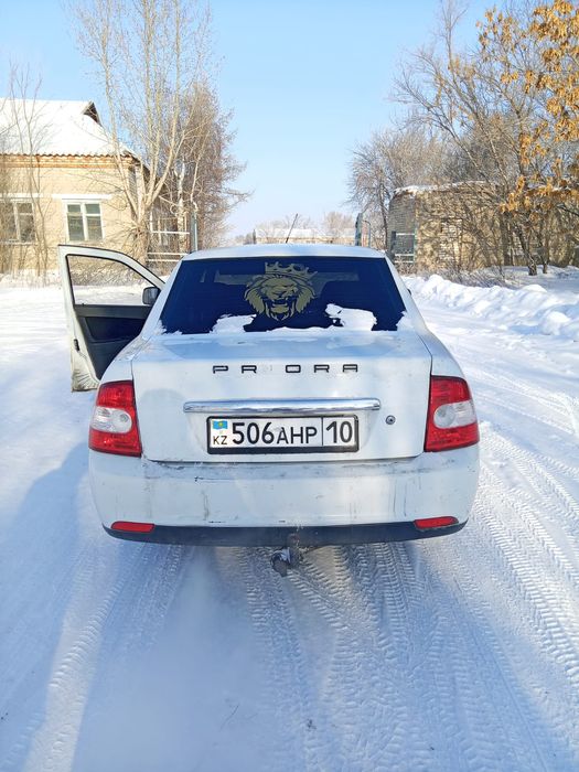 Продам приору седан