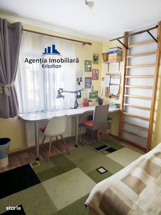 Apartament cu 4 camere de vânzare zona Micro 16