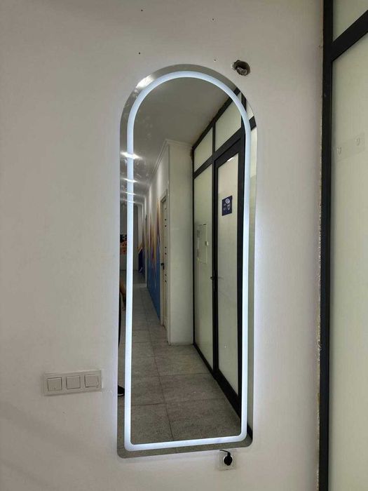 Зеркало настенное. С Led освещением