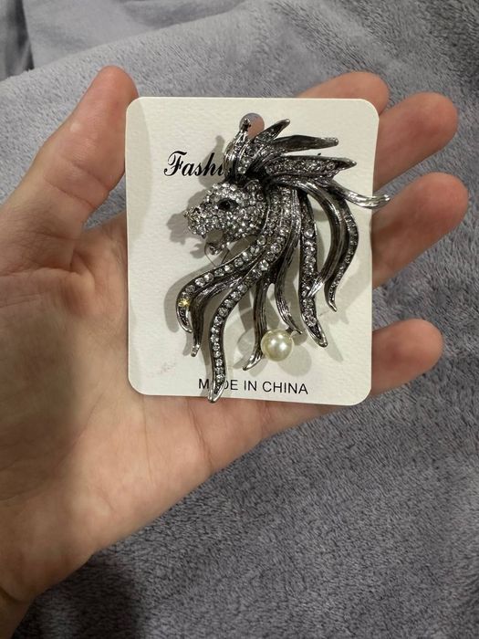 Броши элегантные универсальные