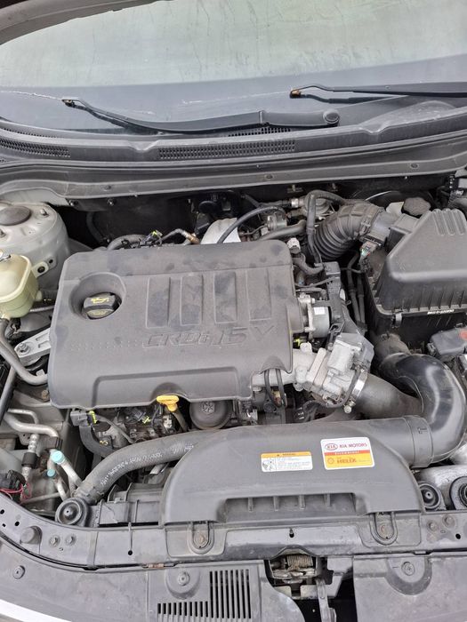 KIA Ceed 1.6 CRDI 16 V 90 k.c  6 скорости 2011 година