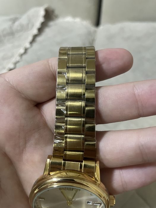 Продам новые часы наручные