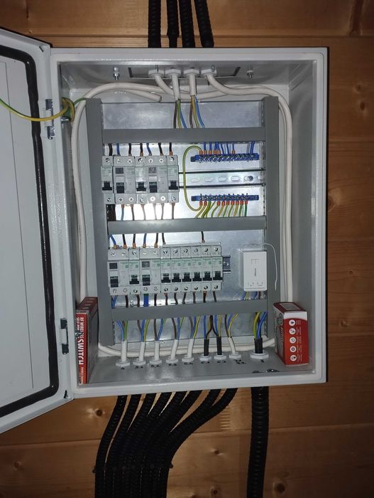 Електротехник,Ел.услуги,Ел.табла и ел.инсталации,Ел.ремонти,Ел.услуги