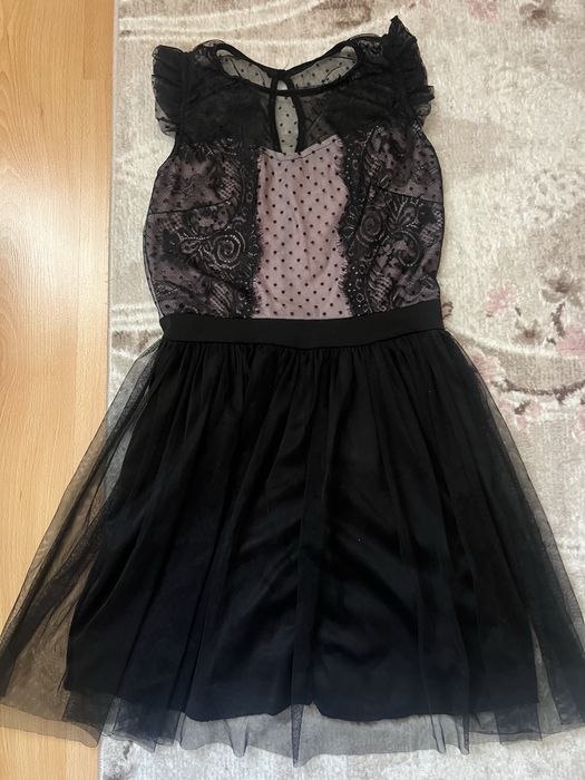 Черна рокля с тюл