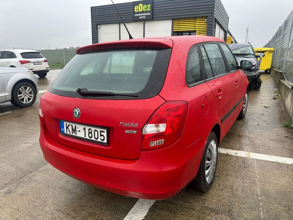 Dezmembrez / Dezmembrari / Piese / Accesorii Skoda fabia 2 facelift 2011 hatchback 1.2 tsi CBZ volan stanga