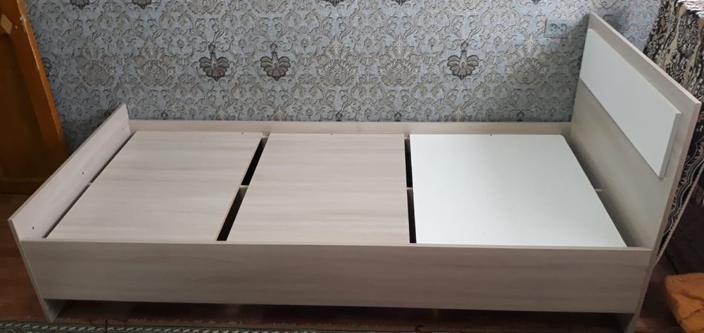 Кровать новая без матраса