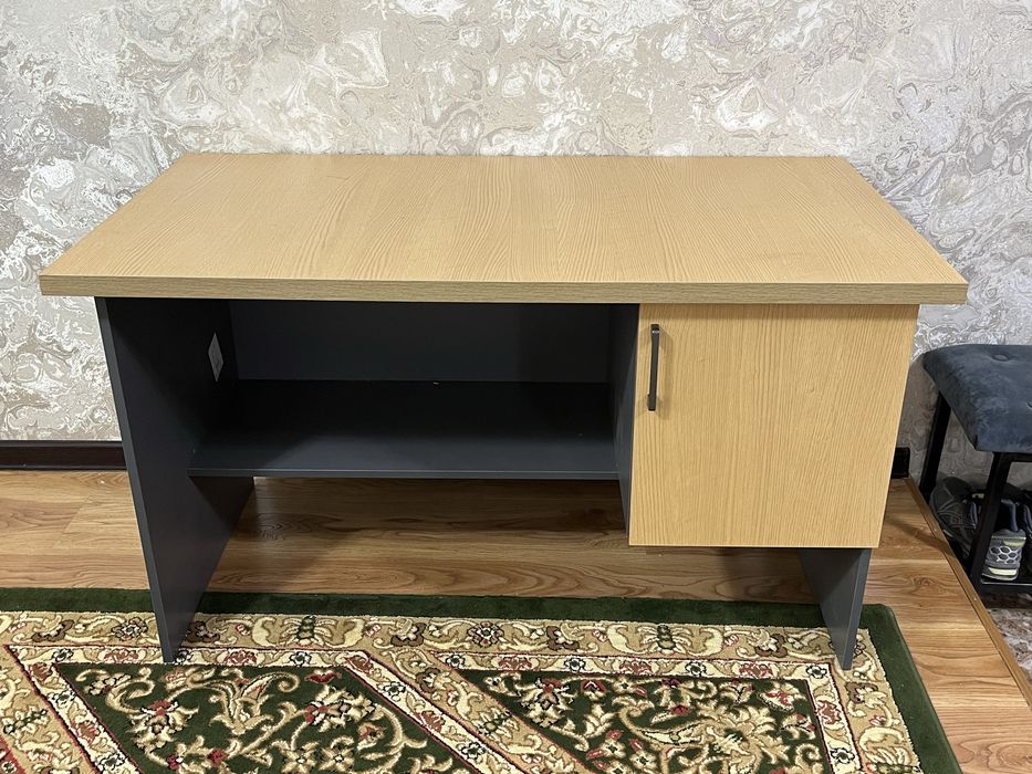 Стол сатылады. Письменный стол сатылады