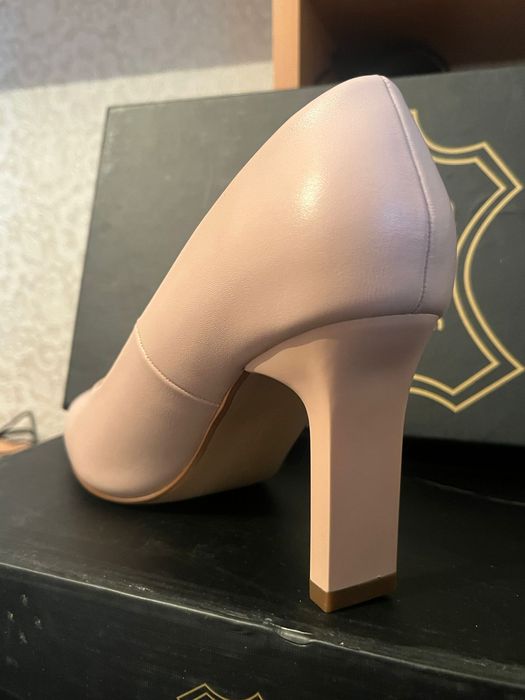 Продам новые туфли