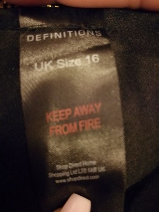 Fusta-pantalon scurta cu paiete deosebiți