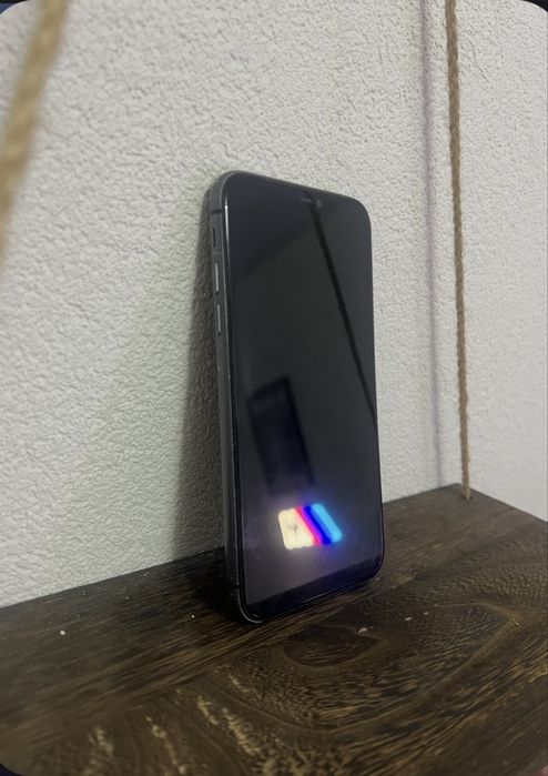 iPhone 11 заключен
