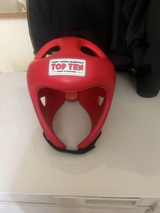 Шлем TopTen красный