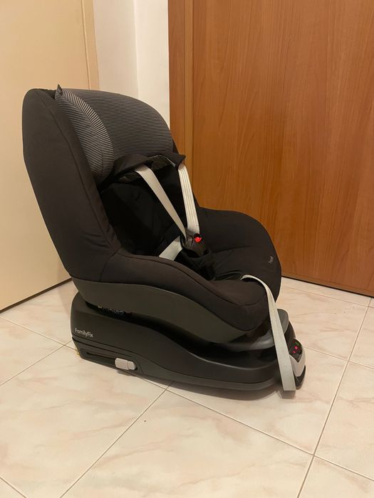 Столче за кола Maxi-Cosi Pearl с Isofix система FamilyFix