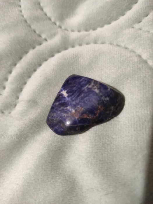 Колекция естествени кристали и полускъпоценни камъни