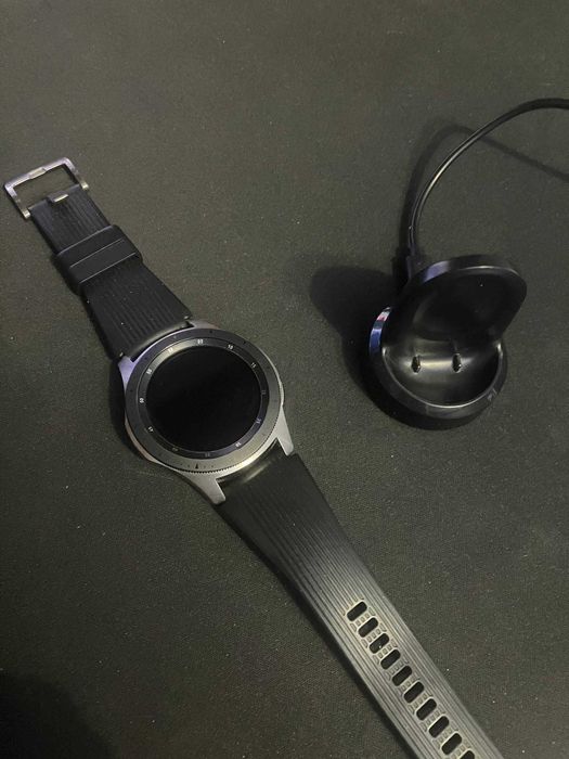 Смарт-часы Samsung Galaxy Watch