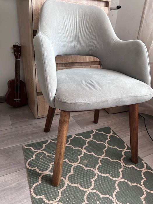 Мягкий стул для работы и учёбы