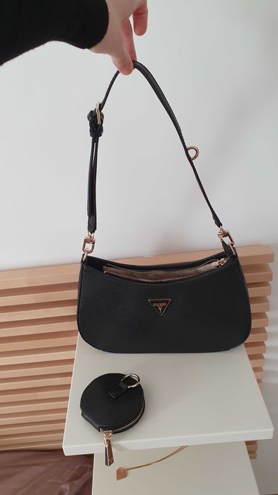 Черна чанта Guess