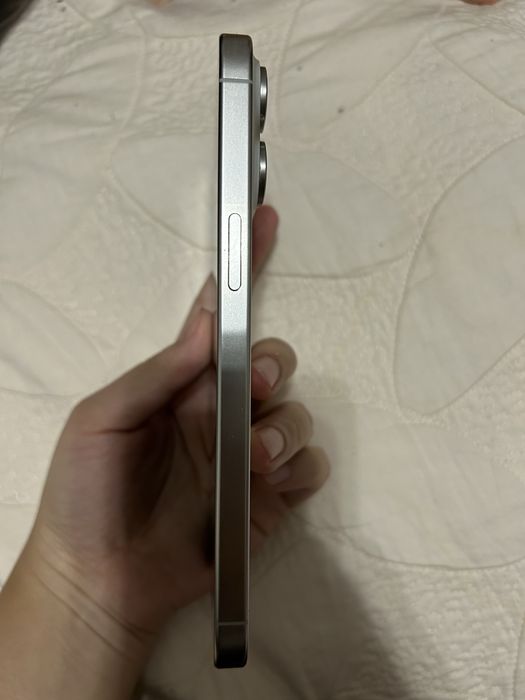 продаю Iphone 15 pro max в отличном состоянии