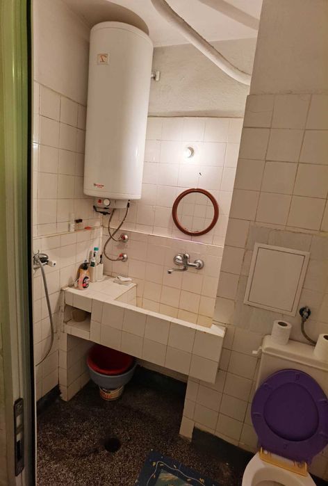 Дава се под наем Тристаен апартамент в Бургас, Изгрев - 65 кв.м за 75 € - Снимка #1