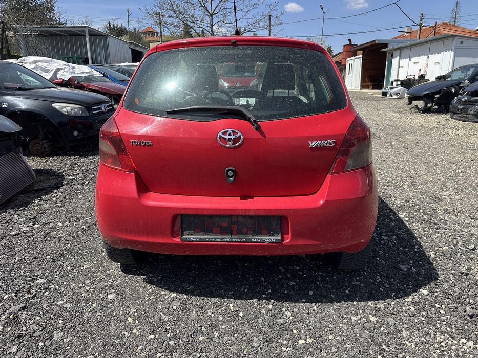 Toyota Yaris Тойота Ярис 1.0 vvti 69 кс На части!