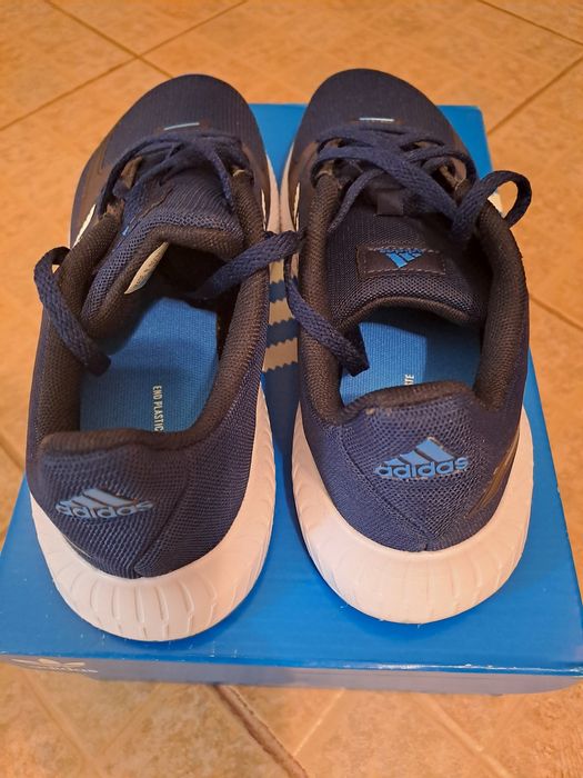 Pantofi sport  adidasi