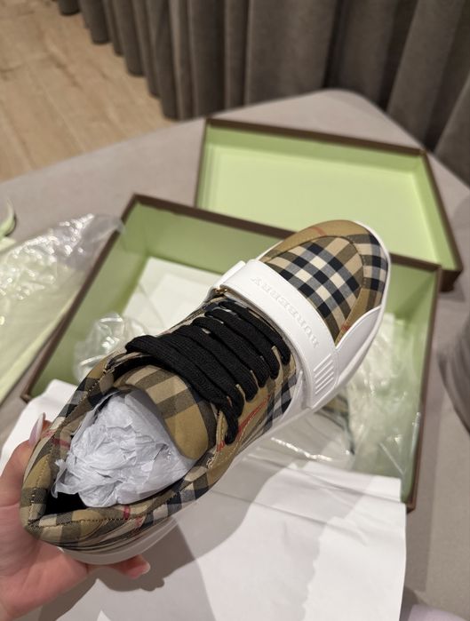 Обувки Burberry