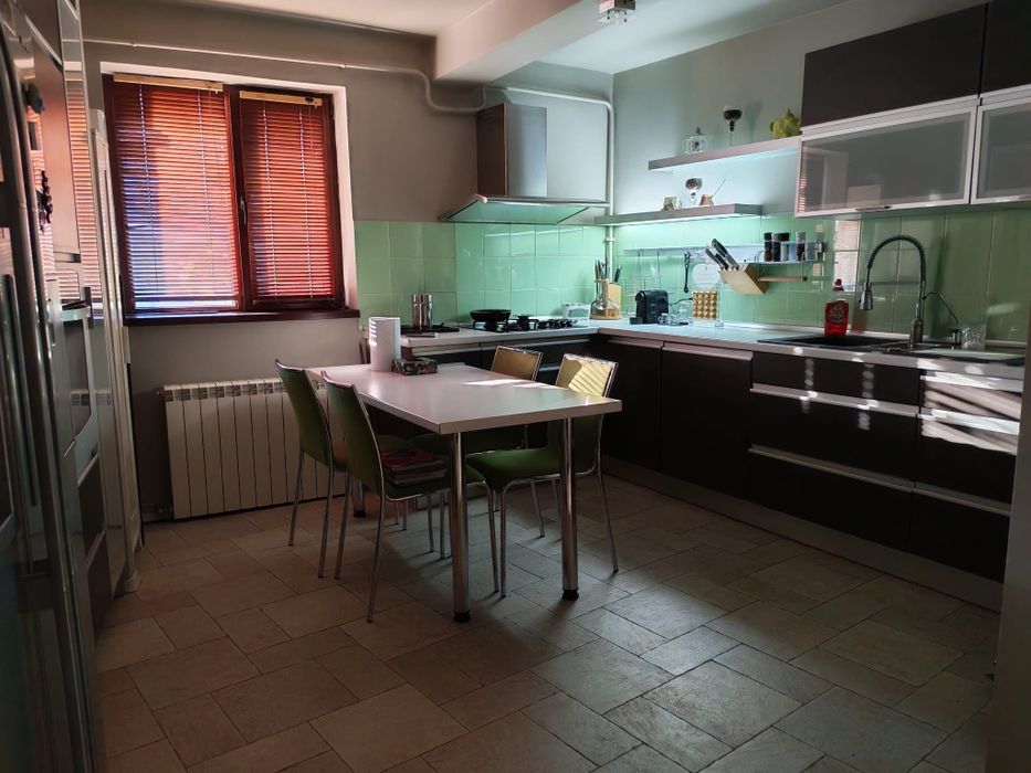 Apartament 3 camere 100mp +boxa 5 mp