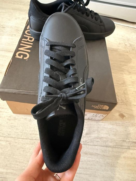 Продам кроссовки