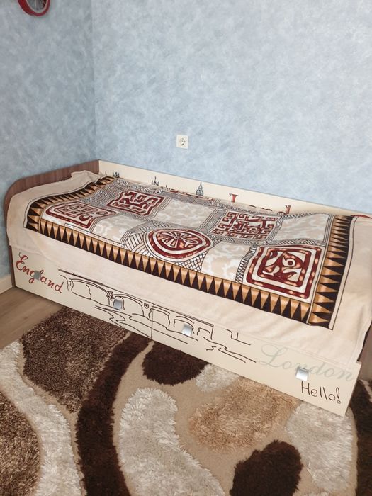 шкаф детский и стол