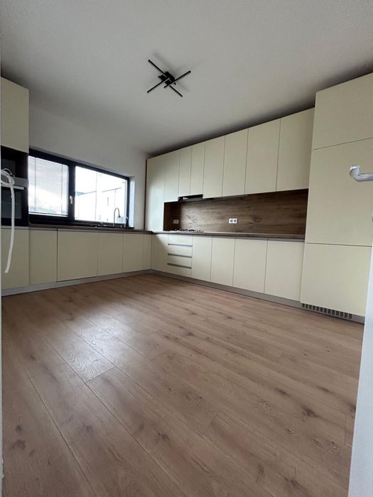 Casa de vanzare sau de inchiriat langa Pitesti