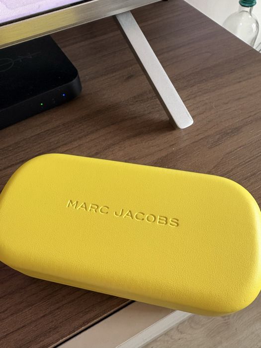 Продавам чисто нови очила