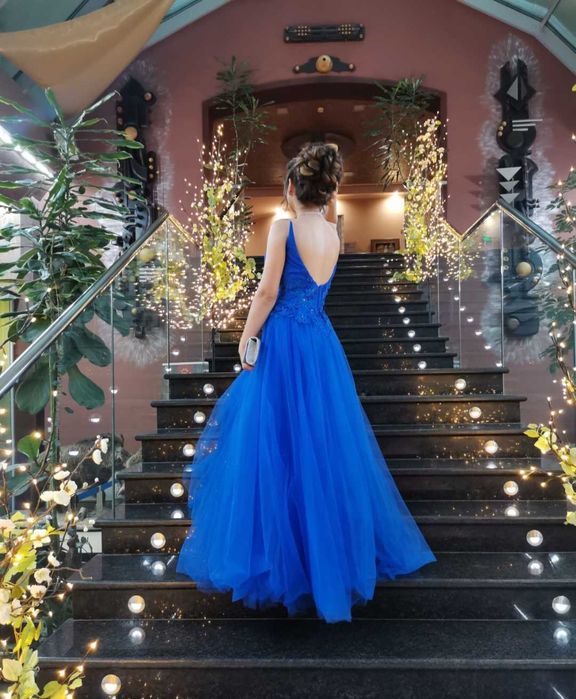 Абитюриентска рокля