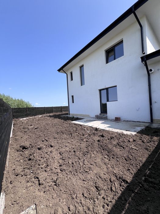 Proprietar/Acces asfaltat/Miroslava Vorovesti/canalizare