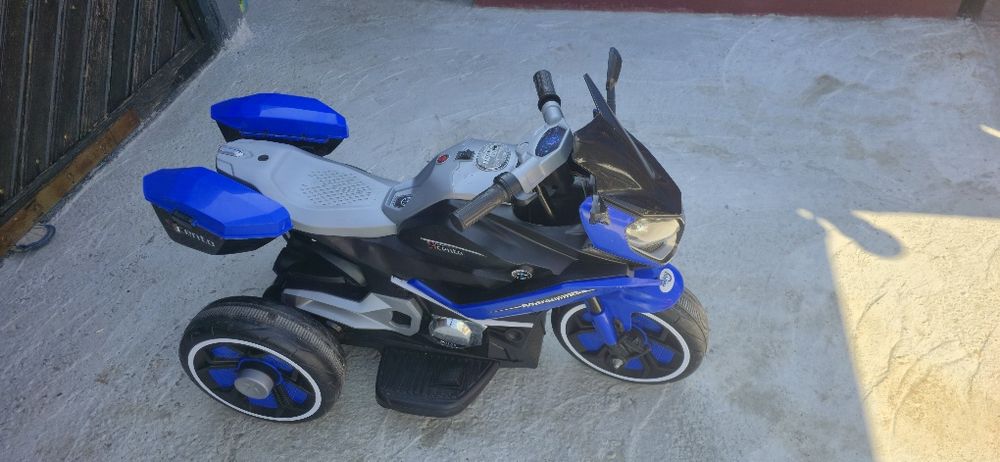 Mașinuță si motocicleta pentru copii