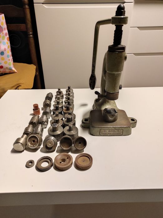 Немска ретро текстилна преса – над 10 кг, с много приставки