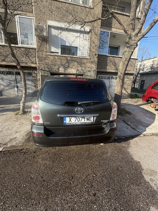 Тойота Корола Версо