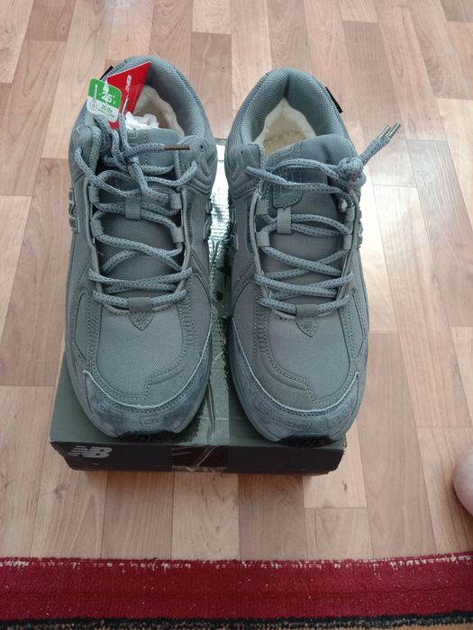 Продам новые кроссовки