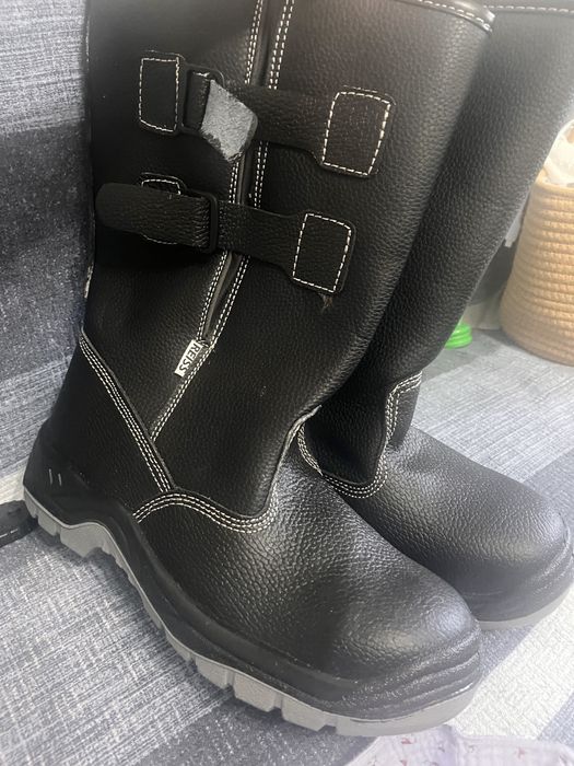Продам зимние сапоги