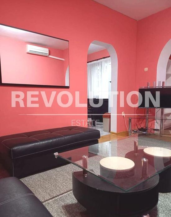 Дава се под наем Двустаен апартамент в Варна, Център - 65 кв.м за 475 € - Снимка #1