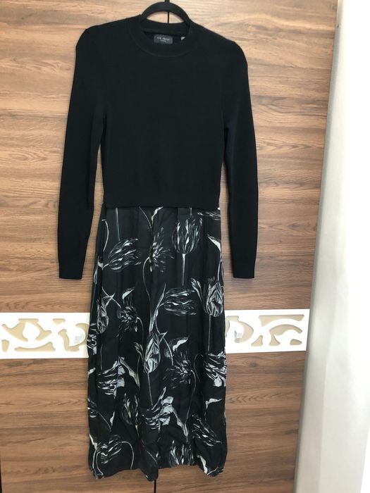 Vând rochie superbă de Ted Baker