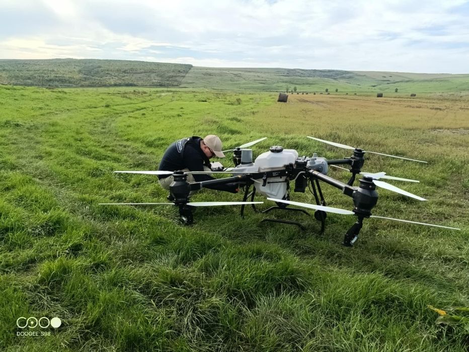 Tratamente cu drona agricola