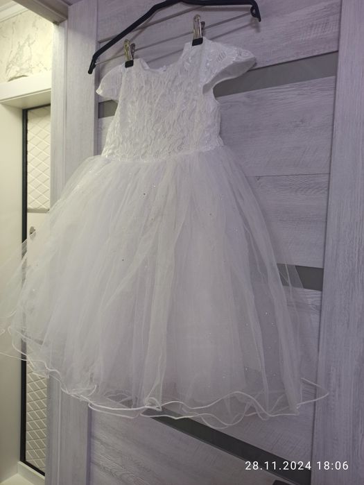 Продам платье для девочки