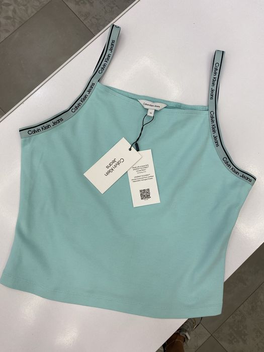 Топ Calvin Klein-45лв.