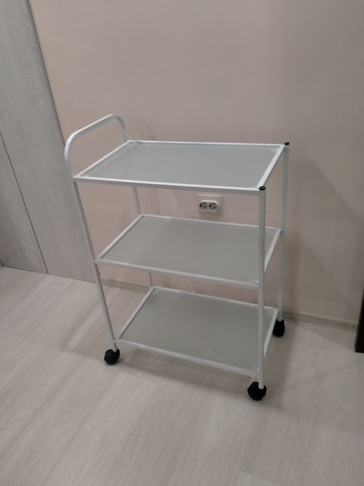 Продам столик медицинский