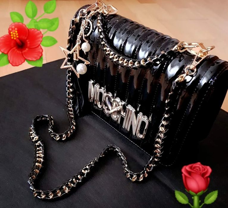 Geanta Moschino super model import Italia, logo metalic auriu