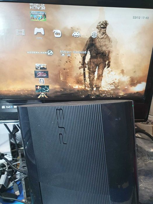Consola PS3 modata si accesorii