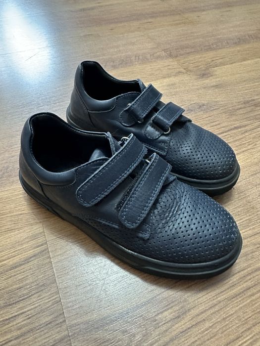 Продам кожаные туфли на мальчика