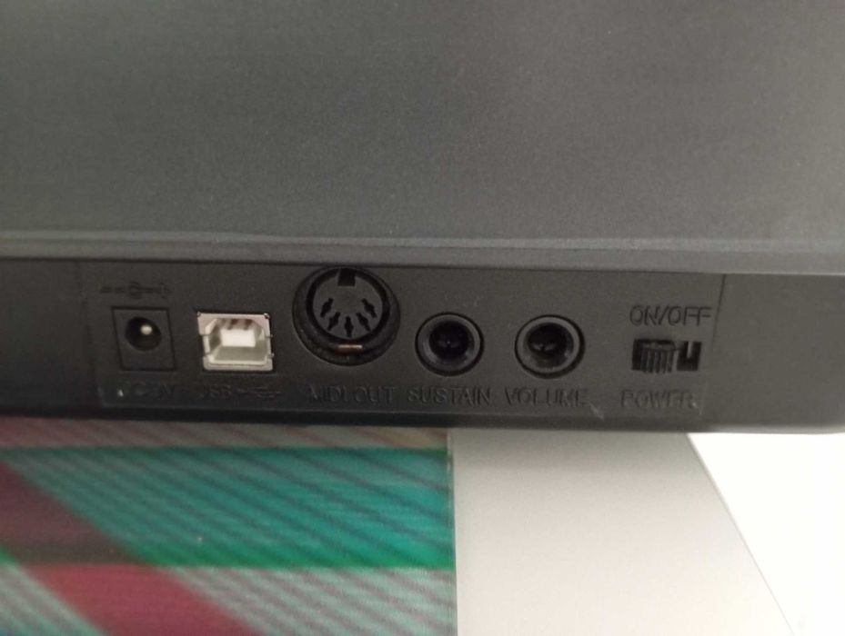 Продавам MIDI клавиатура M-Audio Keystation 88