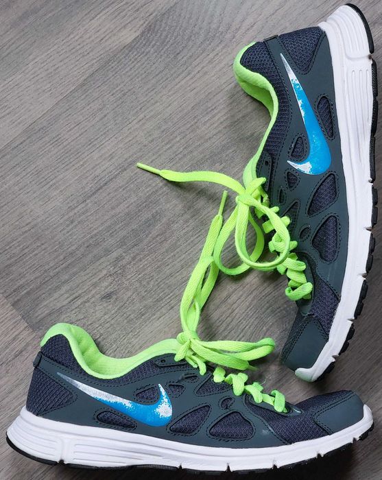 Женски неонови маратонки Nike 40 номер, 25см стелка [Средно състояние]