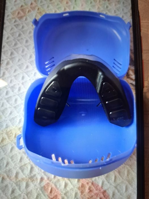 Протектор за зъби нов.